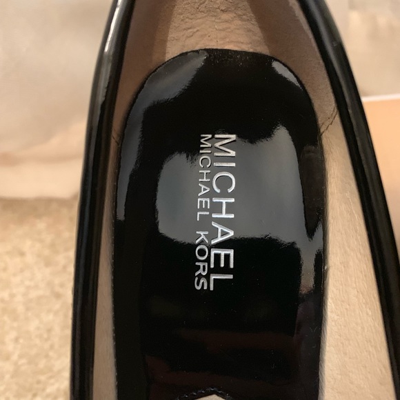 ❌SOLD❌Michael Kors Patent Leather Heel Loafers - Picture 6 of 6